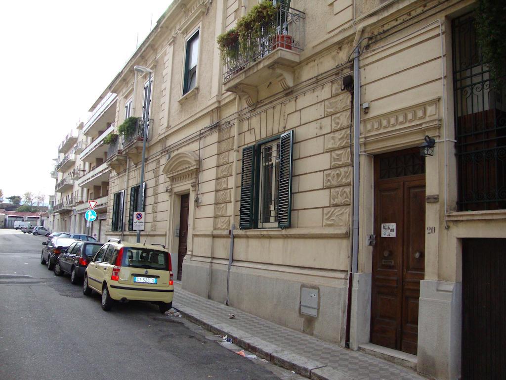 La Maison Des Livres Reggio di Calabria Kültér fotó